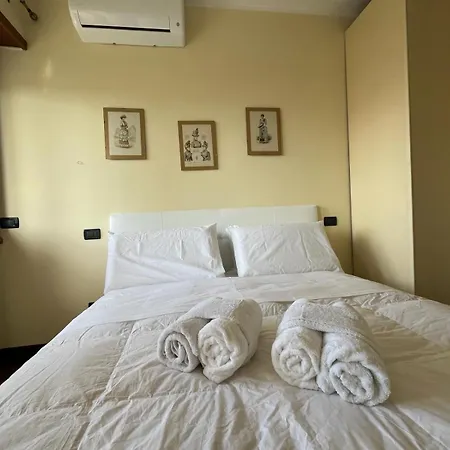 Appia Nuova Lucrezia Apartment *