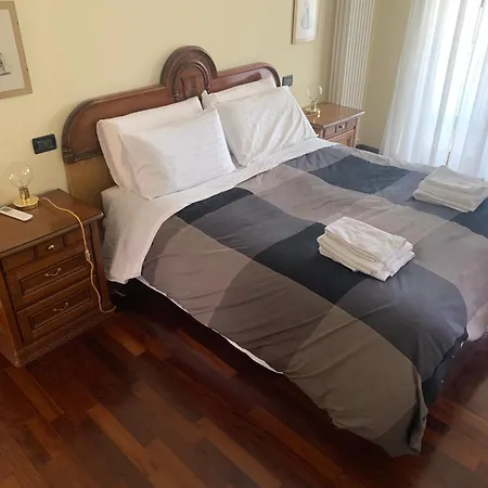 Appia Nuova Lucrezia Apartment *