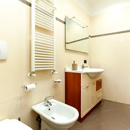 Appia Nuova Lucrezia Apartament *